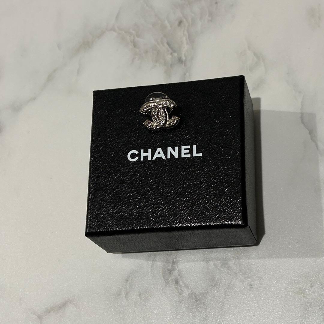 CHANEL シルバー ロゴデザイン ピアス片耳のみ