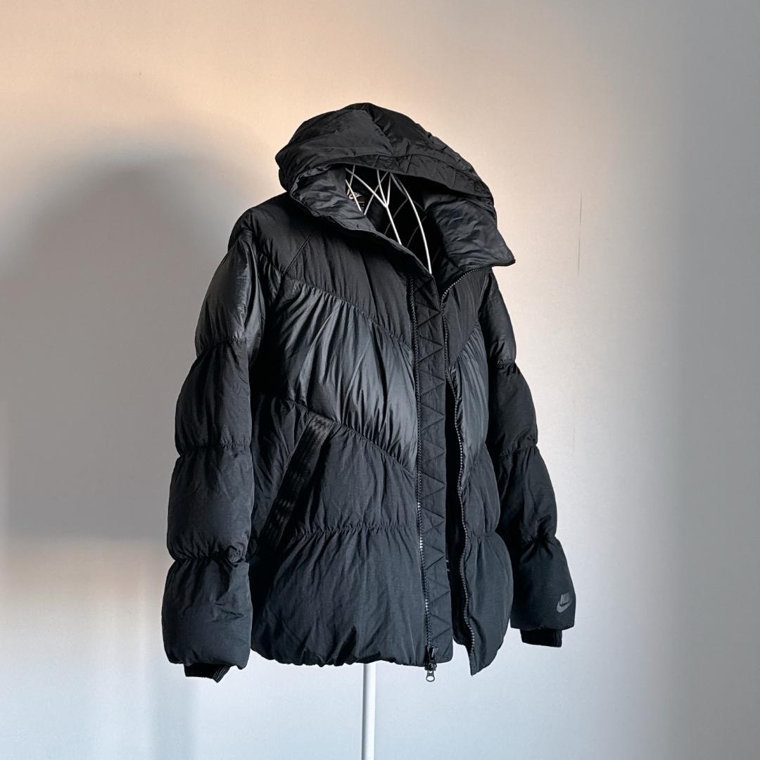 NIKE フード付き ブラック ダウンジャケット L