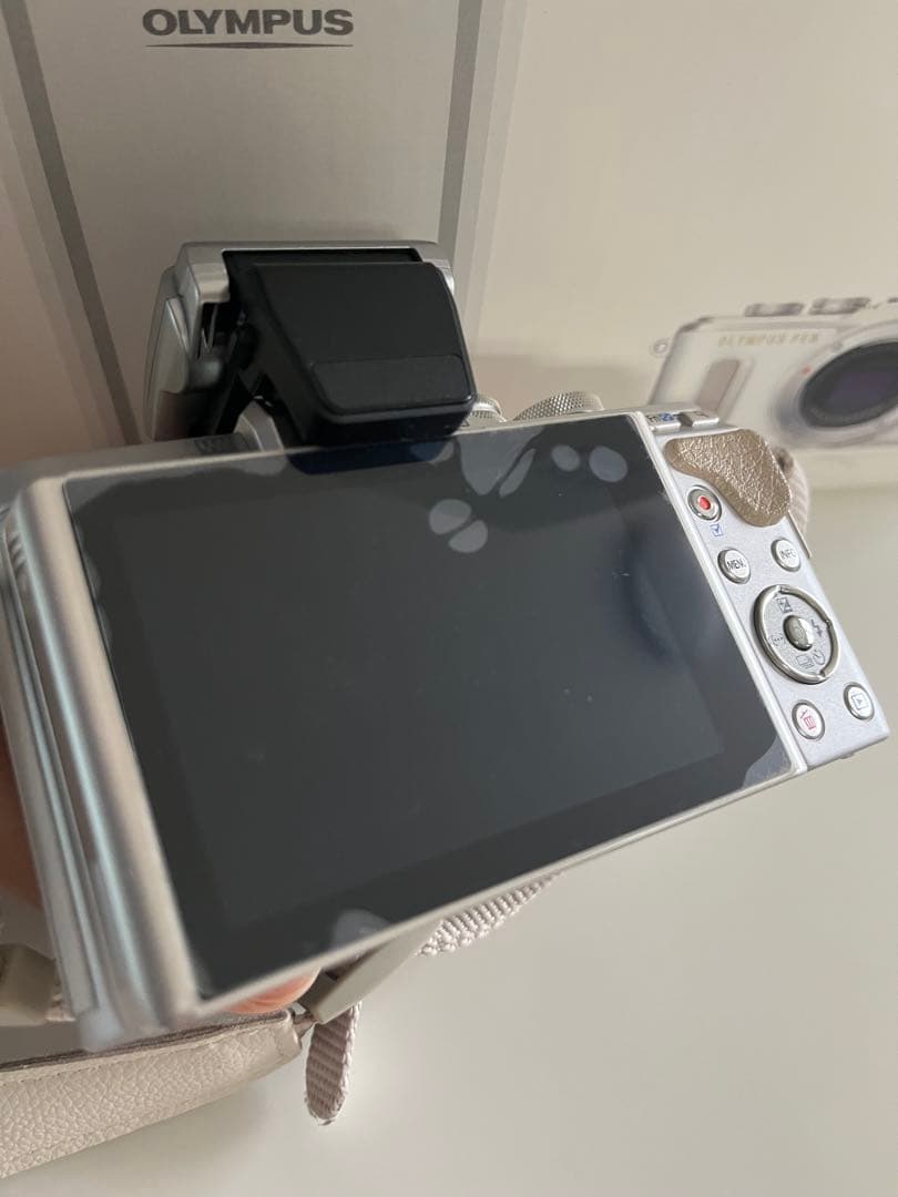 OLYMPUS PEN E-PL8 ホワイト