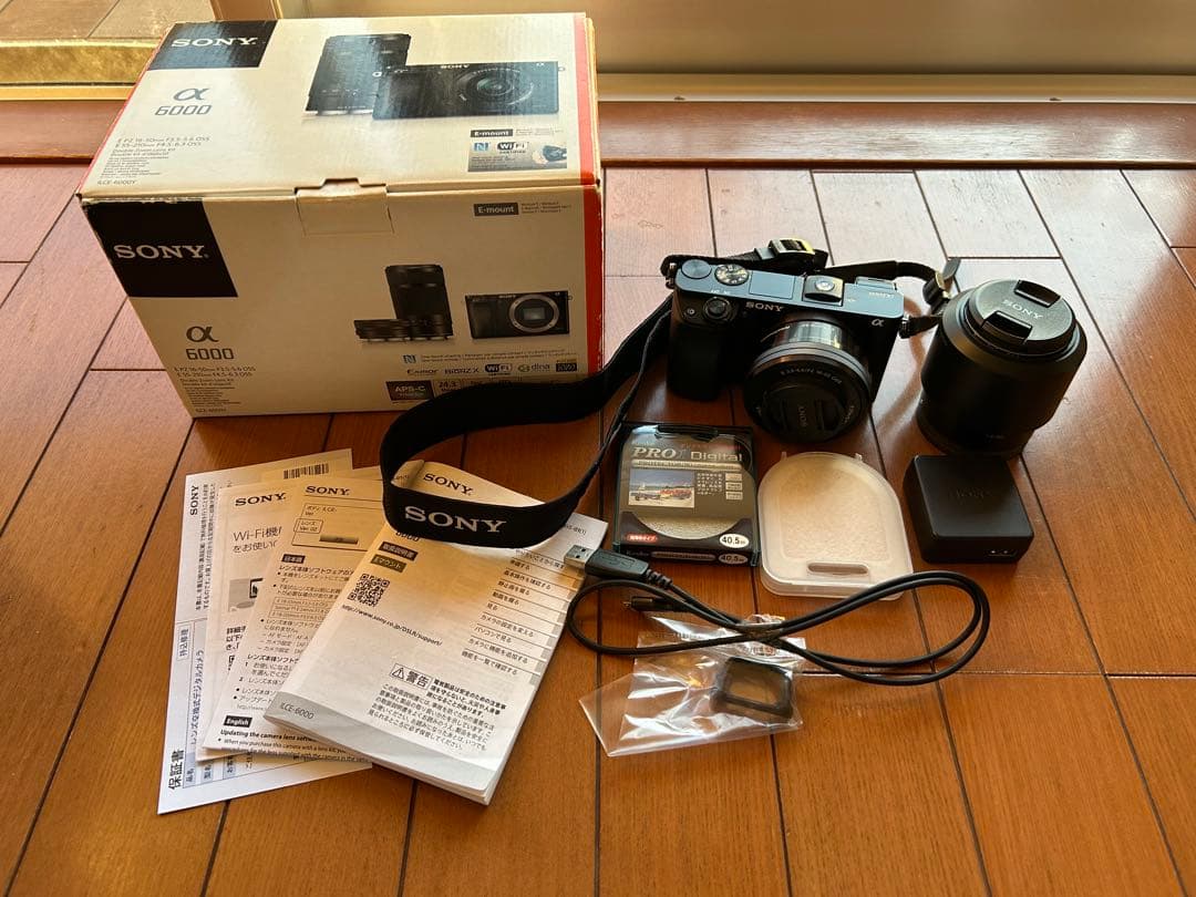 SONY α6000 パワーズームレンズ・単焦点レンズ・ SDカード付き