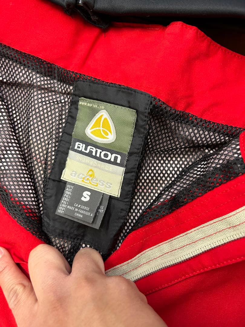 Burton スノーボードウェアセット　上着ＬズボンSサイズ　ゴーグル付き