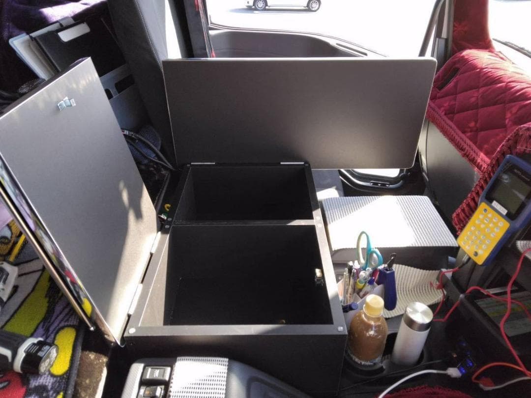 ギガ　ファイブスター専用コンソール　B type 冷蔵庫付取付可　LED