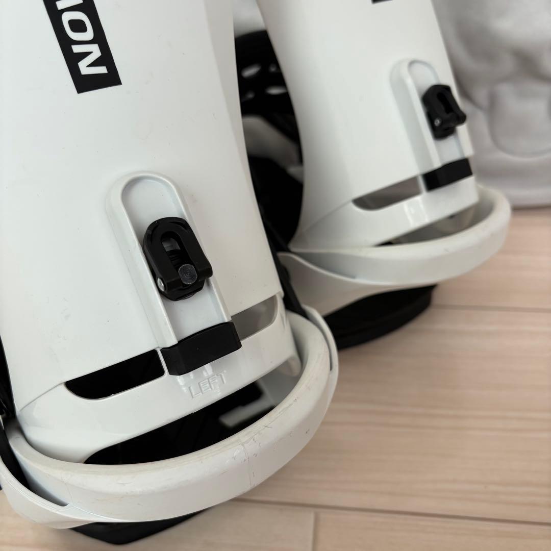 SALOMON RHYTHM ホワイト/スノーボードビンディング