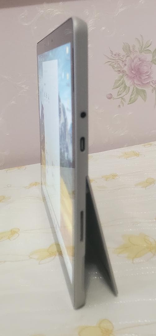 (ほぼ新品) Surface GO 3 6500Y/4GB/64GB off