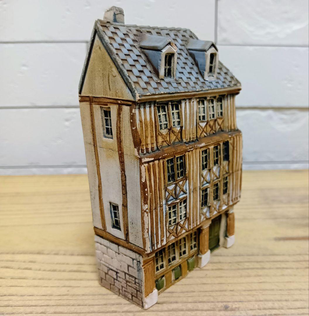 FROM JAPAN公式アカウント01 GAULT HOUSE