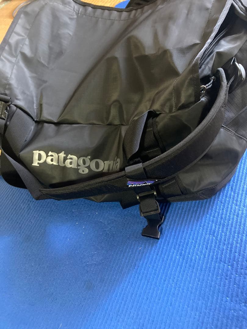 Patagonia black hole duffel 40l ブラックホール