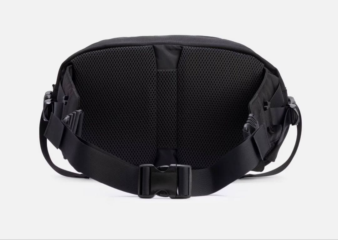 GOOPi MADE x meanwhile ボディバッグ