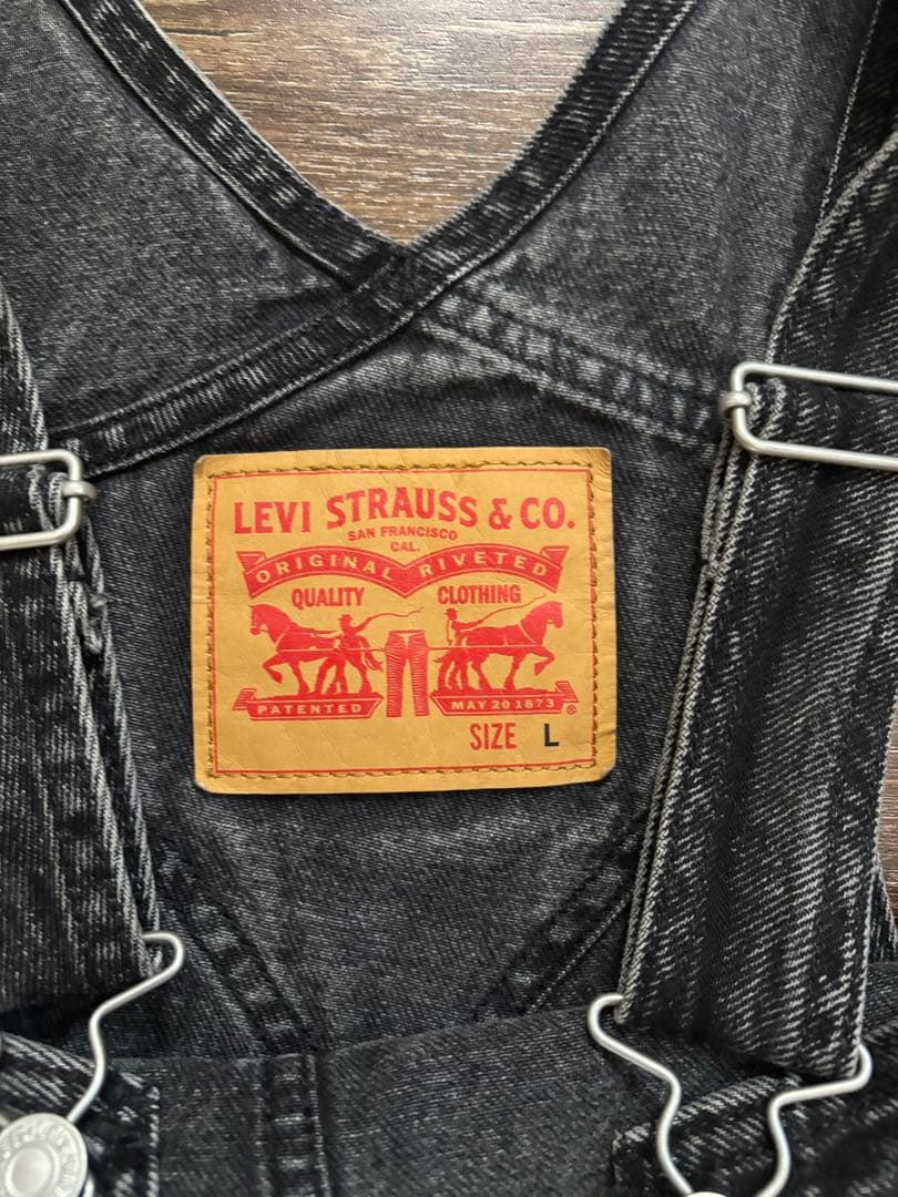 リーバイス オーバーオール　ブラックデニム