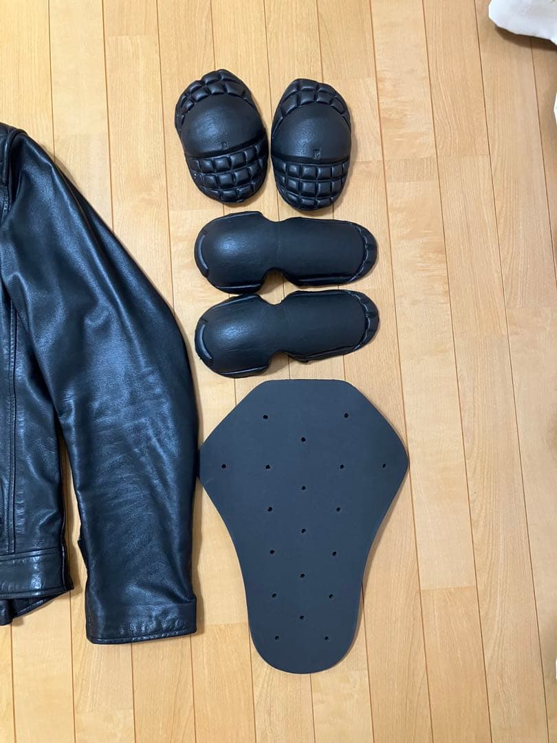 f*n様 ブラック　レザーライダースジャケット・プロテクター付き