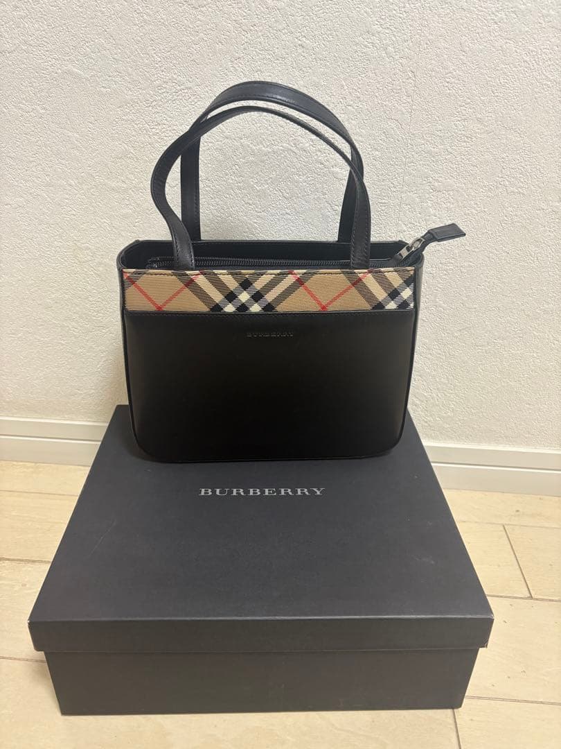 Burberryハンドバッグ