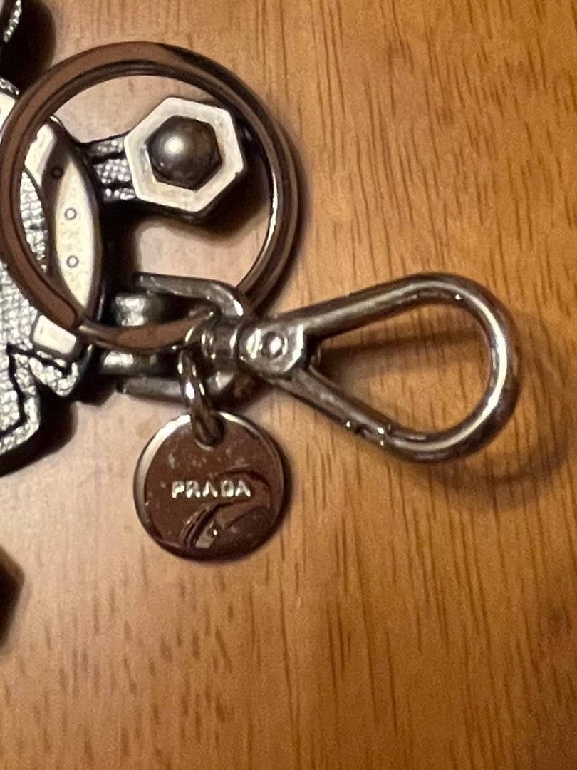 美品！プラダ　スカル　キーホルダー