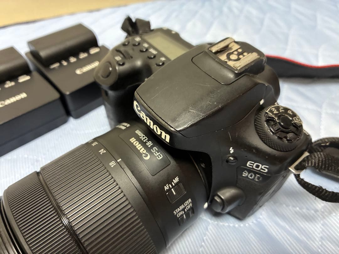 Canon EOS 90D本体 EF-S 18-135mmレンズ バッテリー2個
