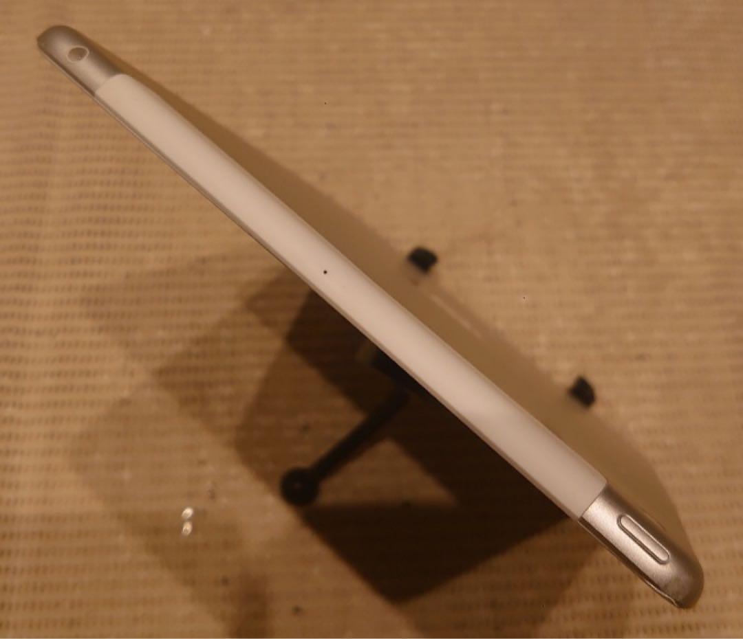 FHLJK 完動品SIMフリーiPad第5世代(A1823)本体32GB送料込