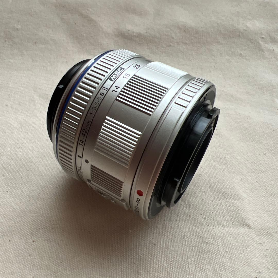 OLYMPUS M.ZUIKO DIGITAL 14-42mm Ⅱ シルバー