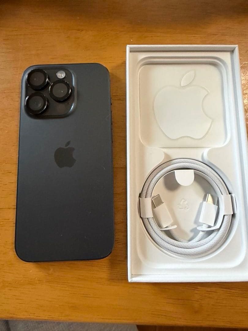 【美品】iPhone15Pro 512GB ブラックチタニウム バッテリー90%