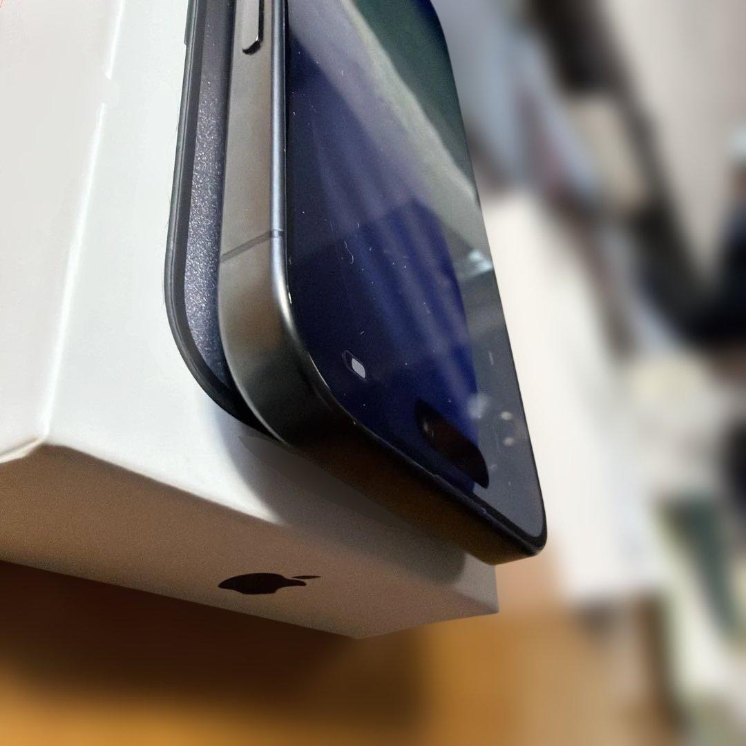 【美品】iPhone15Pro 512GB ブラックチタニウム バッテリー90%