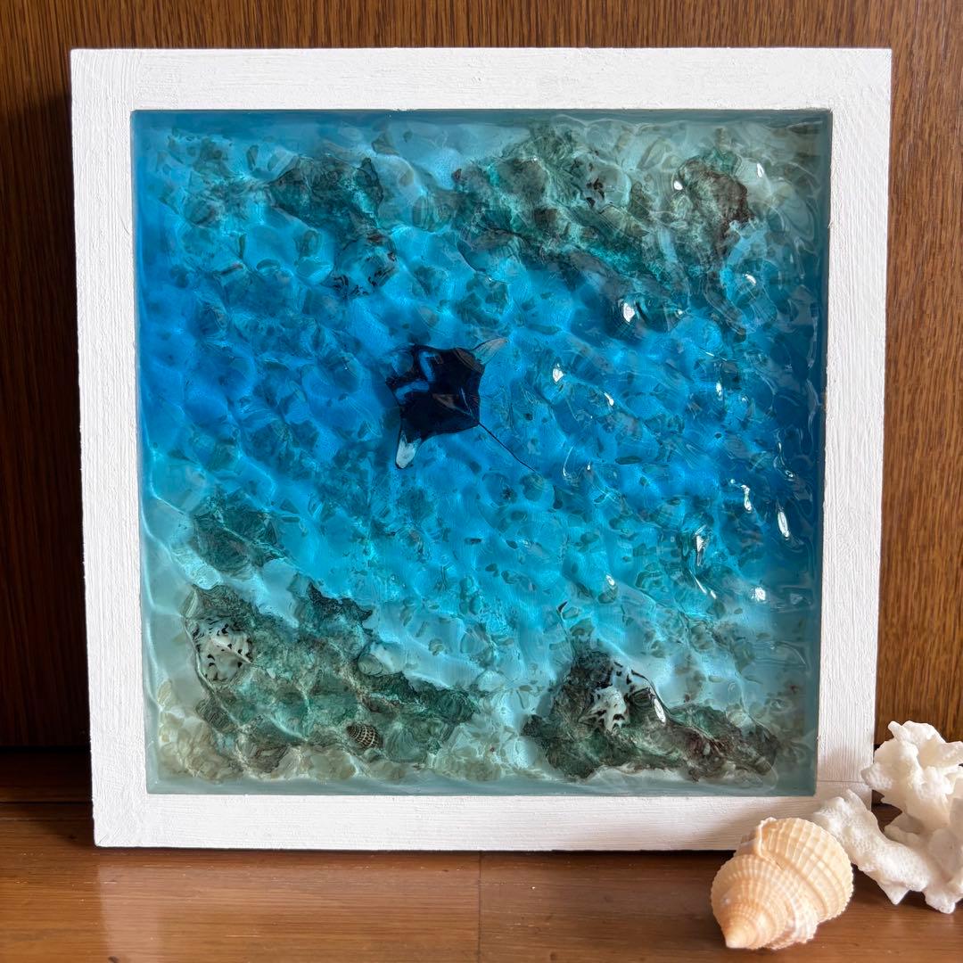 『okinawaの海を感じる』マンタ泳ぐ海／オーシャンレジンアート