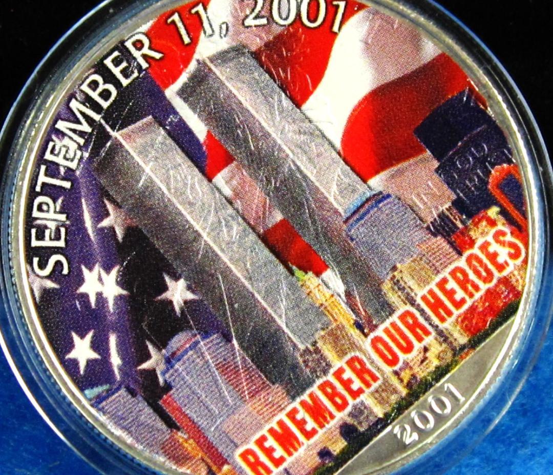 ０１年　カラー　アメリカンシルバーイーグル　１オンス１ドル銀貨　ＷＴＣリメンバー