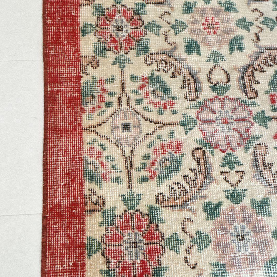 いちご　トルコ　ヴィンテージラグ　ピンク　グリーン　フローラル