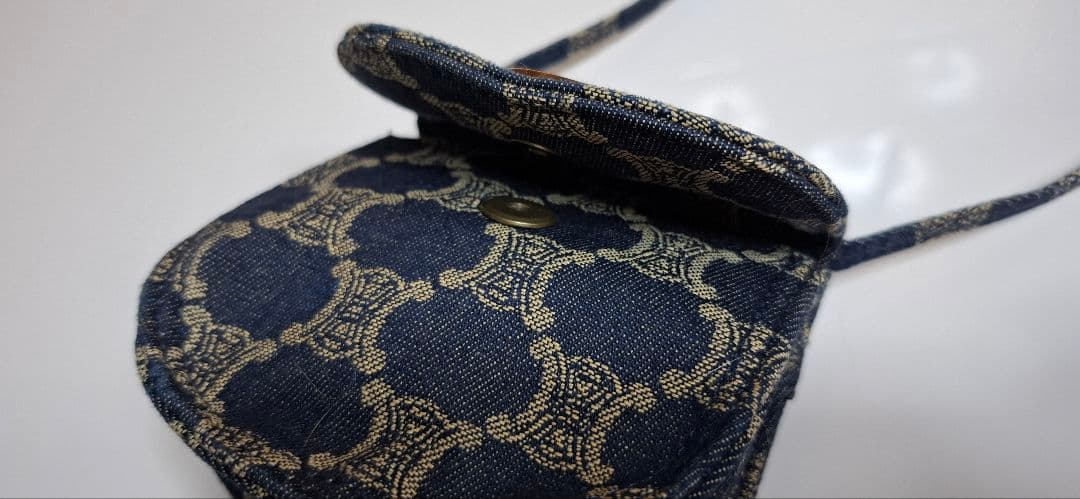 CELINEのポシェットと帽子