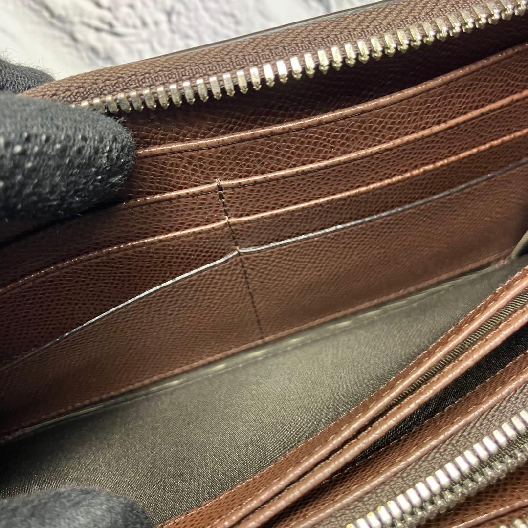 美品✨バリー トレインスポッティング シボ革 ロゴ金具 ラウンドジップ 長財布