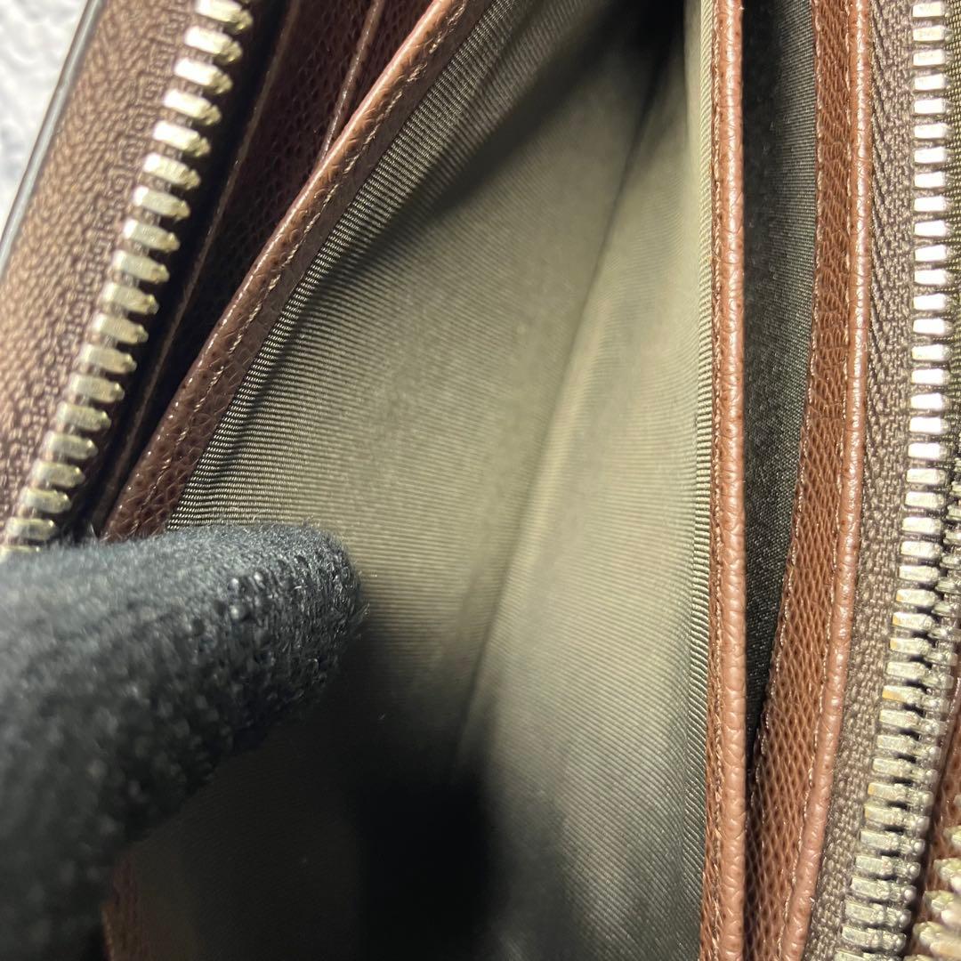 美品✨バリー トレインスポッティング シボ革 ロゴ金具 ラウンドジップ 長財布