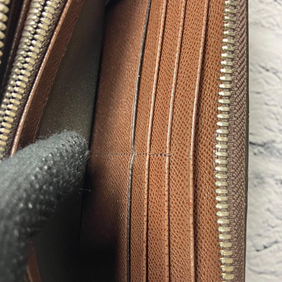 美品✨バリー トレインスポッティング シボ革 ロゴ金具 ラウンドジップ 長財布