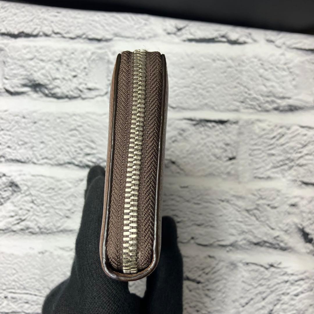 美品✨バリー トレインスポッティング シボ革 ロゴ金具 ラウンドジップ 長財布