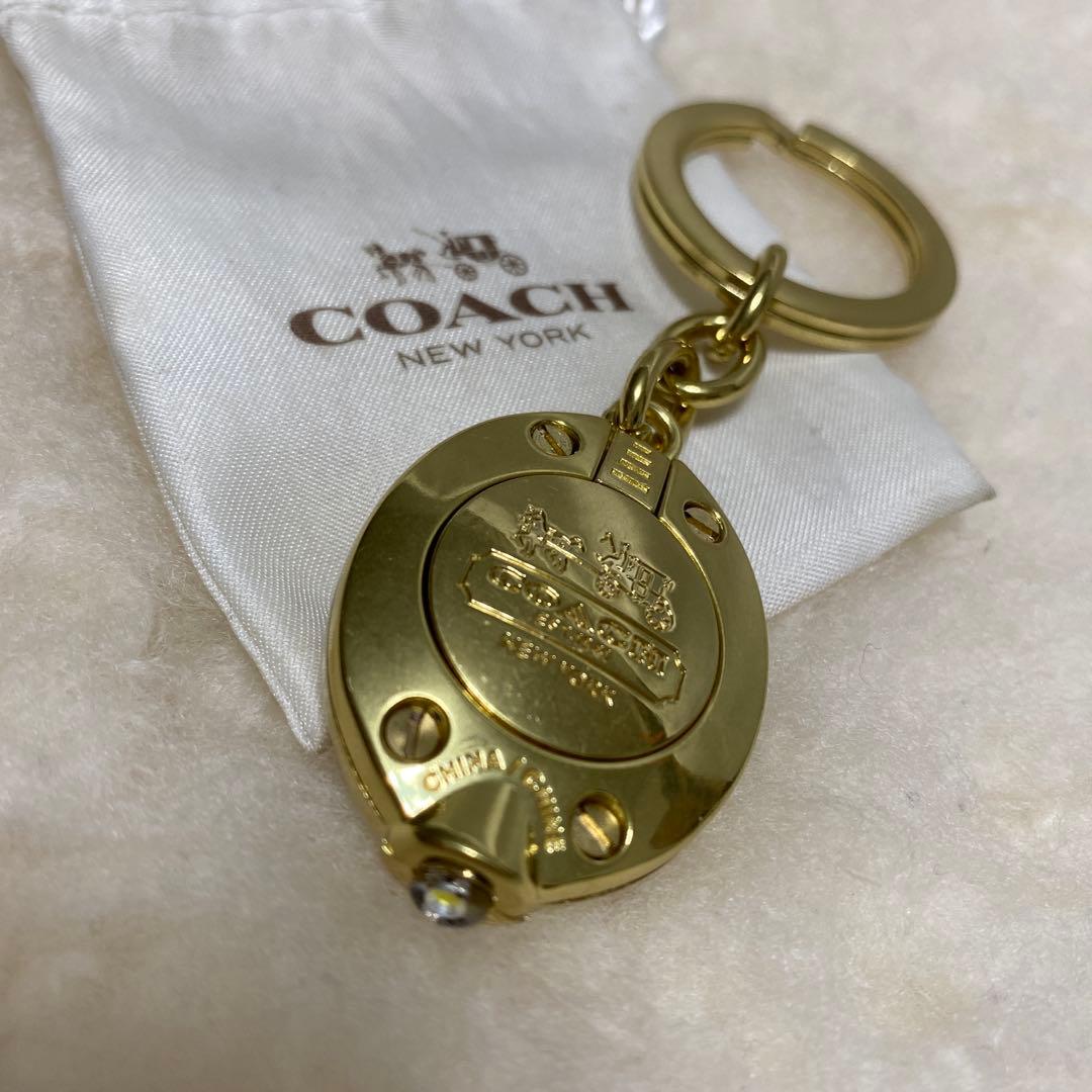希少品　コーチ　COACH キーホルダー　ターンロック　ライト
