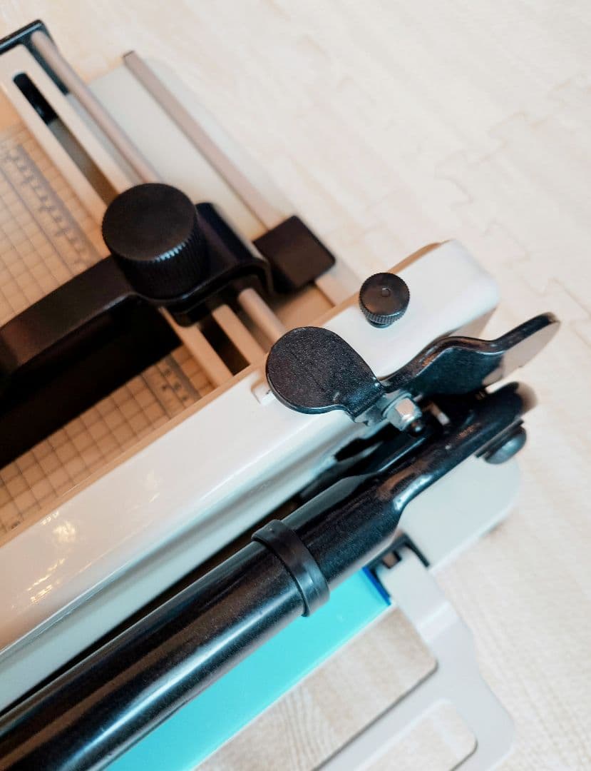 裁断機 A4対応 ペーパーカッター 業務用