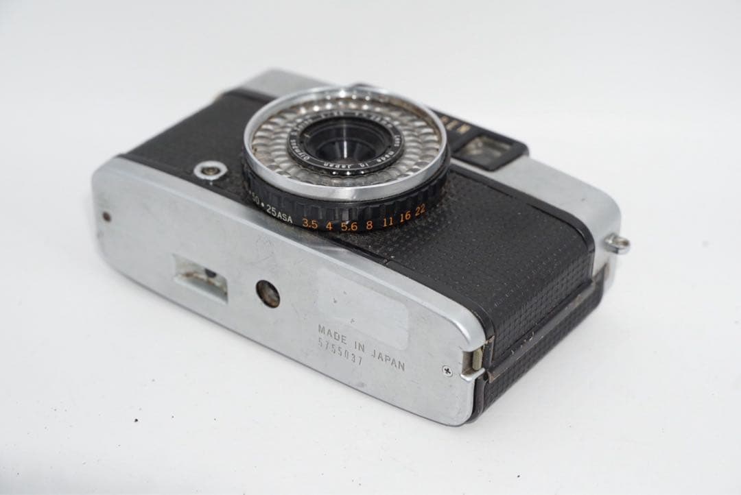 フィルムカメラ OLYMPUS PEN EE-3