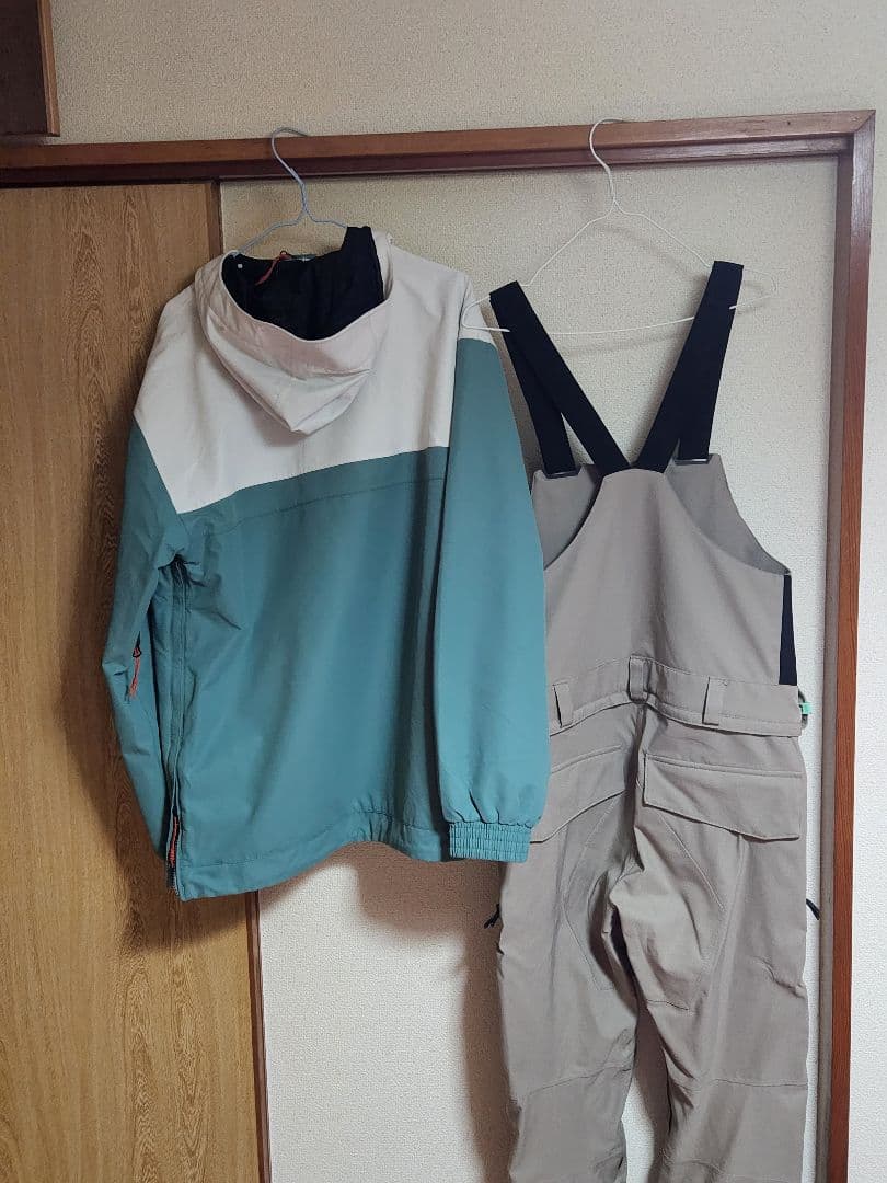 VOLCOM　ウェア、ビブパンツ、グローブ　Mサイズ