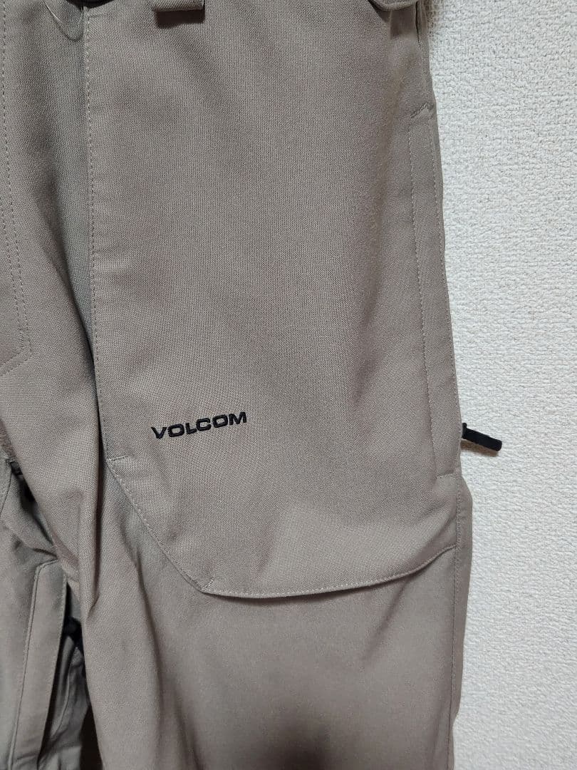 VOLCOM　ウェア、ビブパンツ、グローブ　Mサイズ