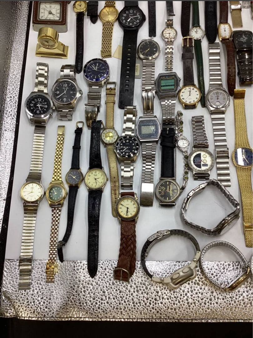 引っ越し後に出てきた時計コレクションです。 全部で90点以上(ジャンク