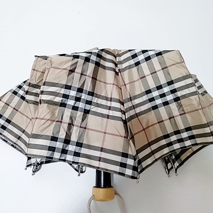 未使用級　バーバリー　雨傘　折りたたみ三つ折り　ノバチェック　自動　軽量傘袋付き