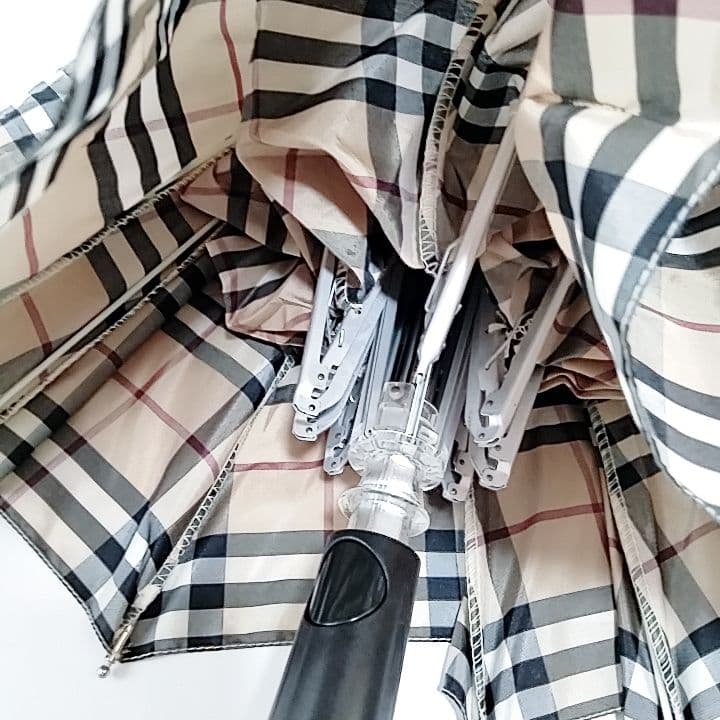 未使用級　バーバリー　雨傘　折りたたみ三つ折り　ノバチェック　自動　軽量傘袋付き