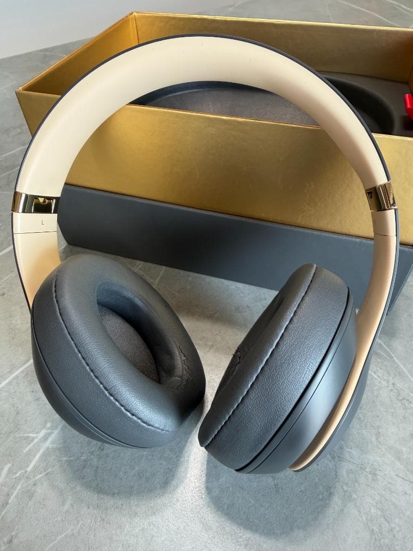 Beats Studio3 Wireless ヘッドホン シャドーグレー
