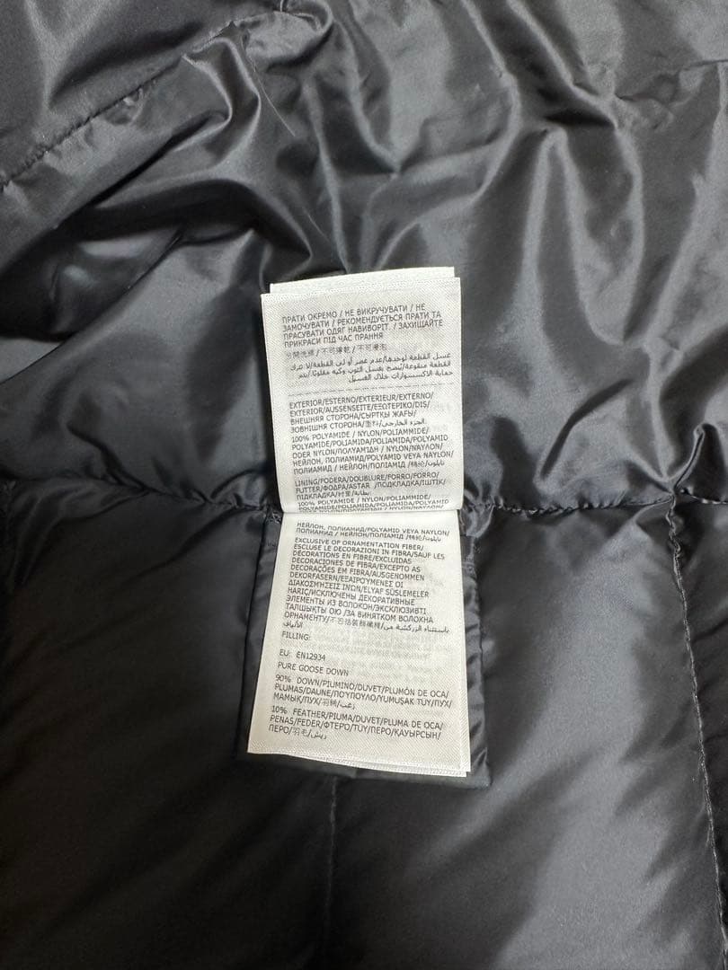 未使用品　モンクレール　ノーカラー ショート ダウンジャケット Laurine