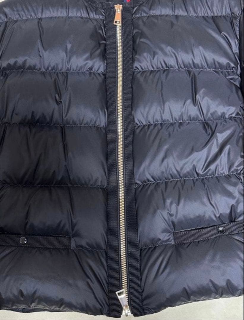 未使用品　モンクレール　ノーカラー ショート ダウンジャケット Laurine