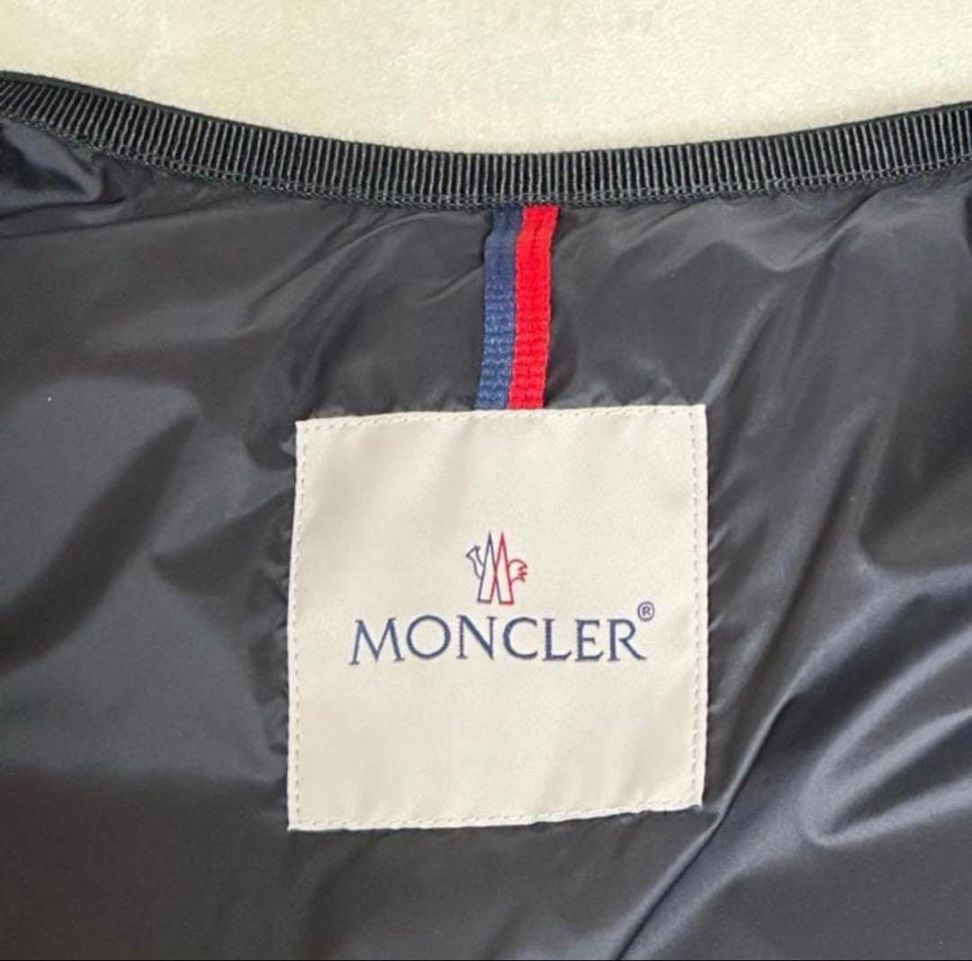 未使用品　モンクレール　ノーカラー ショート ダウンジャケット Laurine