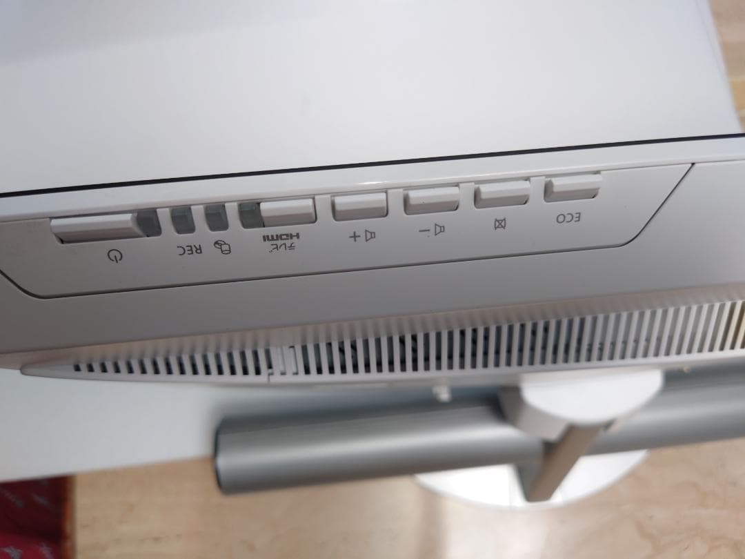 富士通デスクトップパソコン FMVF78LDW 初期化済み