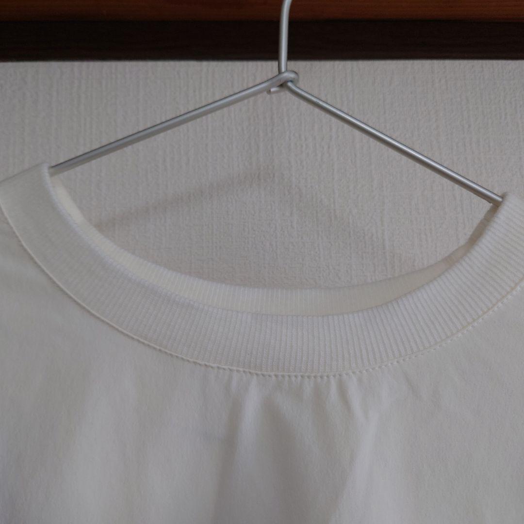 【美品】OUR　ハリ感素材のきれいめプルオーバー