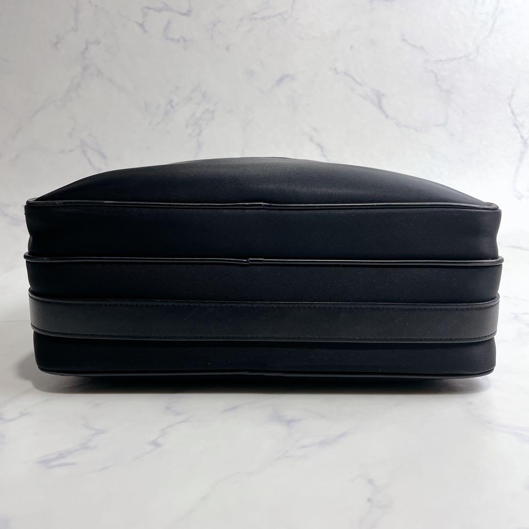 美品✨BURBERRY ショルダーバッグ 二層 ナイロン レザー ノバチェック