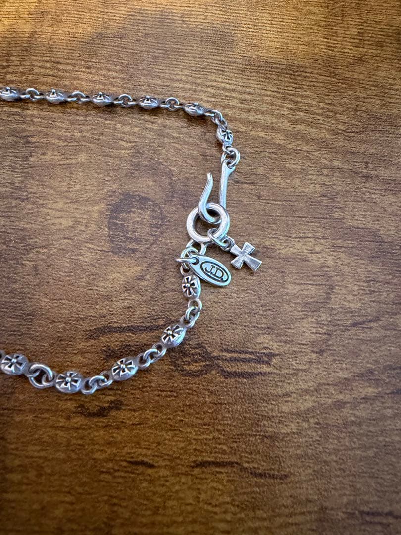 Justin Davis ジャスティンデイビス　TINY CROSS チェーン