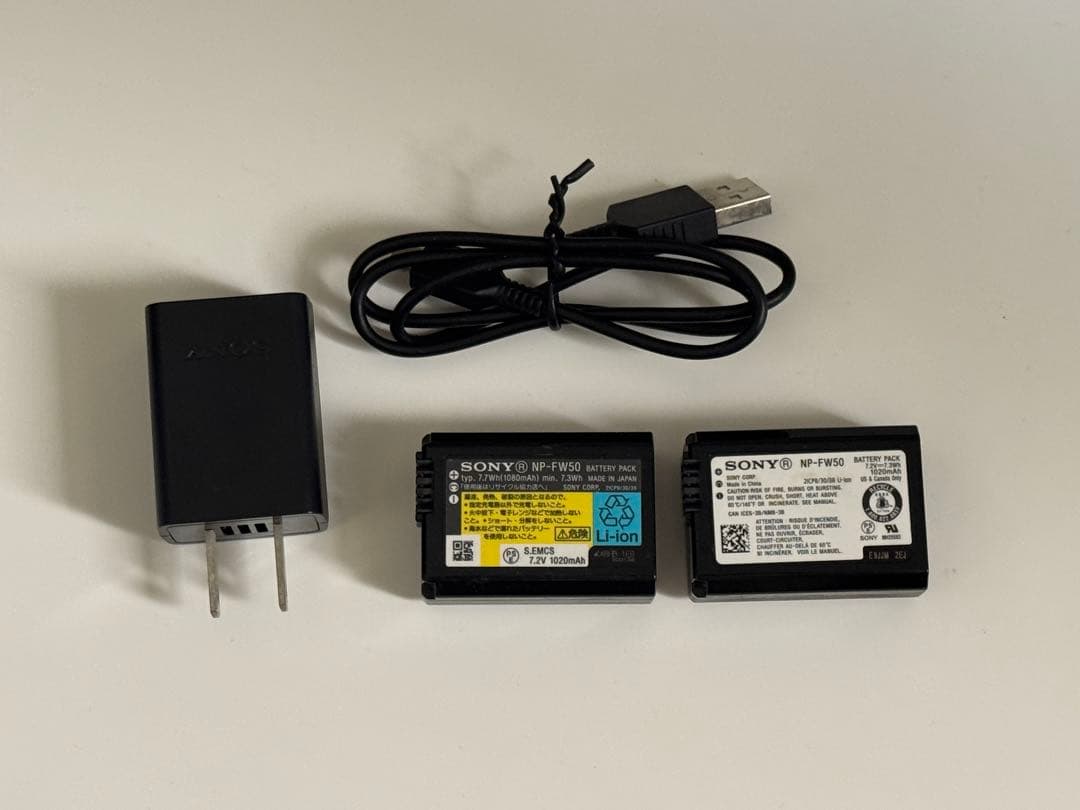 SONY α7 II ミラーレス一眼カメラ　純正バッテリー2つ入り