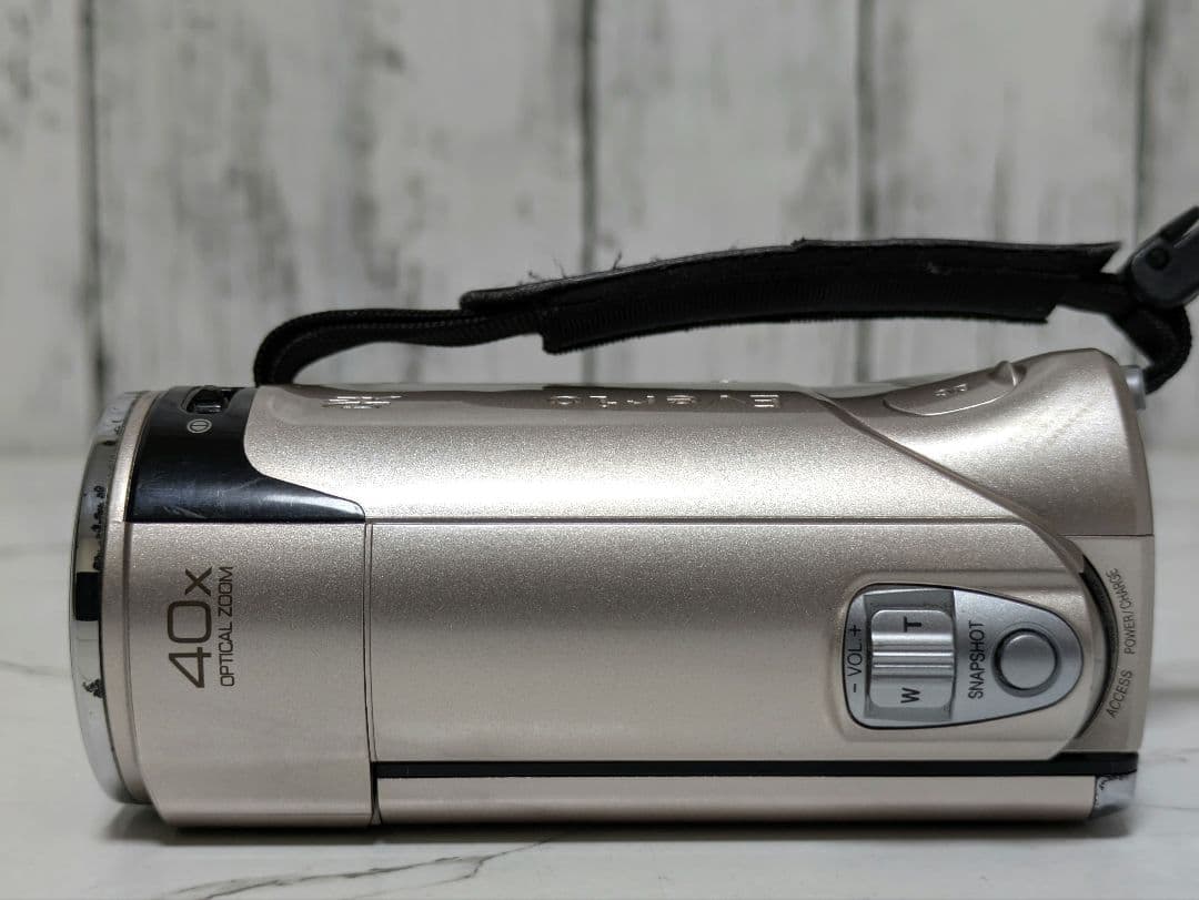 JVC　GZ-HM670　化粧箱付き