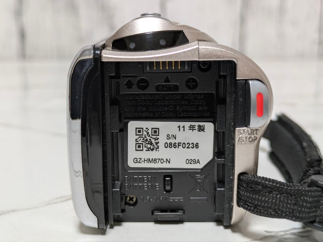 JVC　GZ-HM670　化粧箱付き