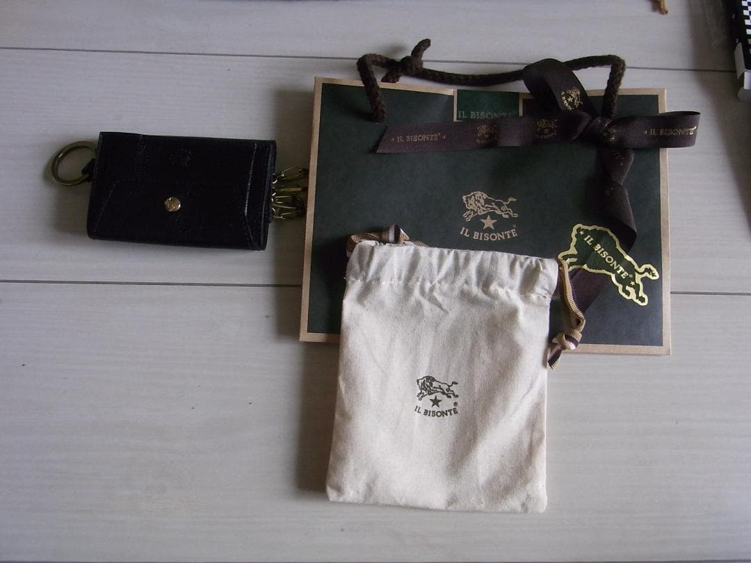 【イルビゾンテ】キーケース とオロビアンコペンケース