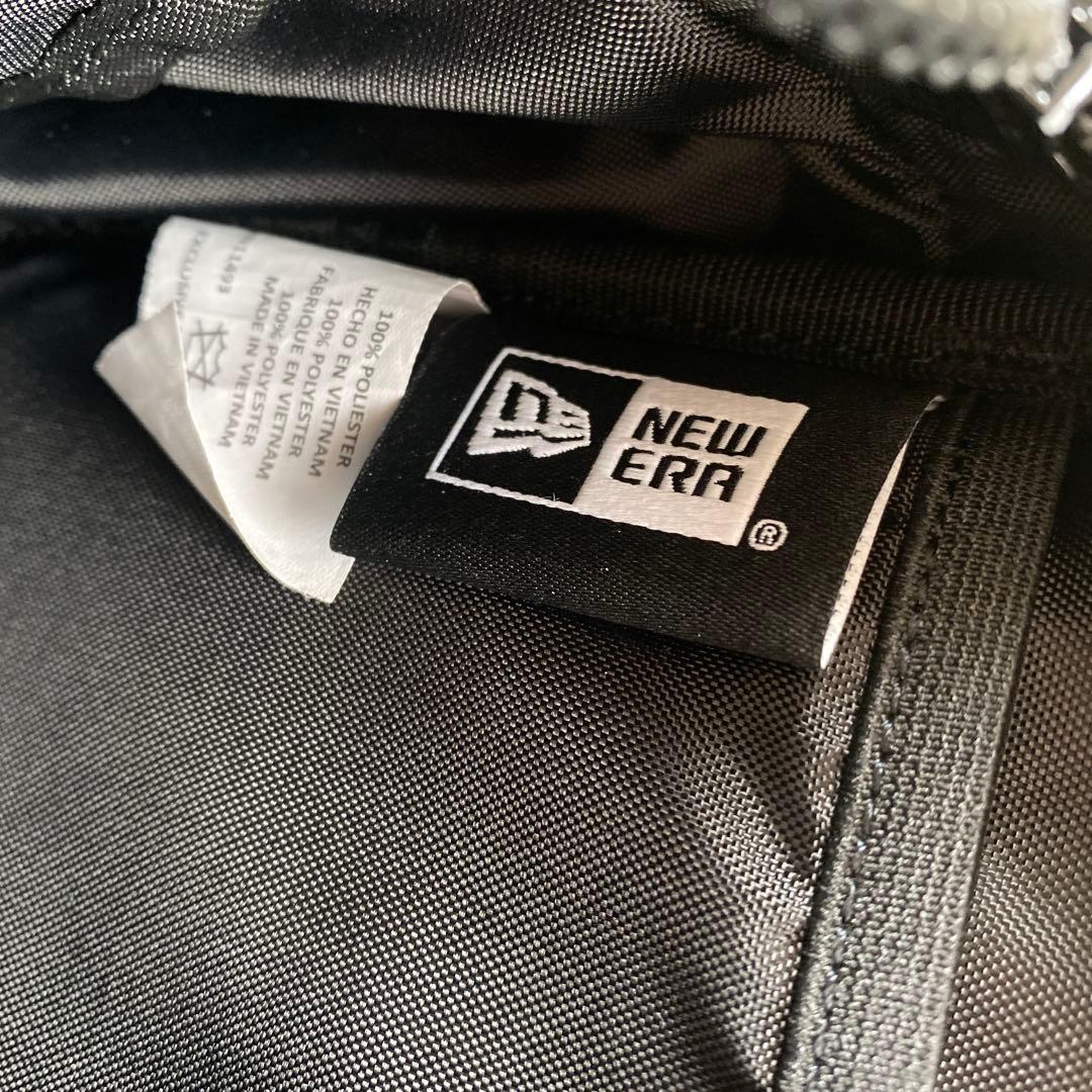 美品 ニューエラ マリークワント スクエア ボディバッグ ブラック マリクワ