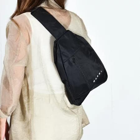 再出品【新品♪】MARNIマルニキッズ　ボディバック　黒色　大人もok